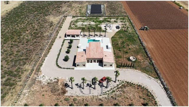 5 slaapkamer Finca/Landhuis te koop in Vilafranca de Bonany met zwembad - € 2.250.000 (Ref: 9879879)