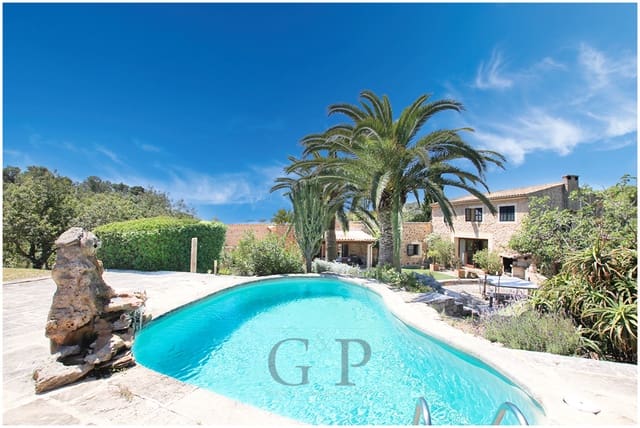 6 soveværelse Finca/Landehus til salg i Artà med swimmingpool - € 2.200.000 (Ref: 9891217)