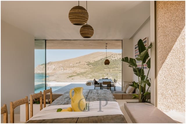 6 quarto Moradia para venda em Cala Mesquida, Capdepera com piscina - 2 590 000 € (Ref: 9902456)