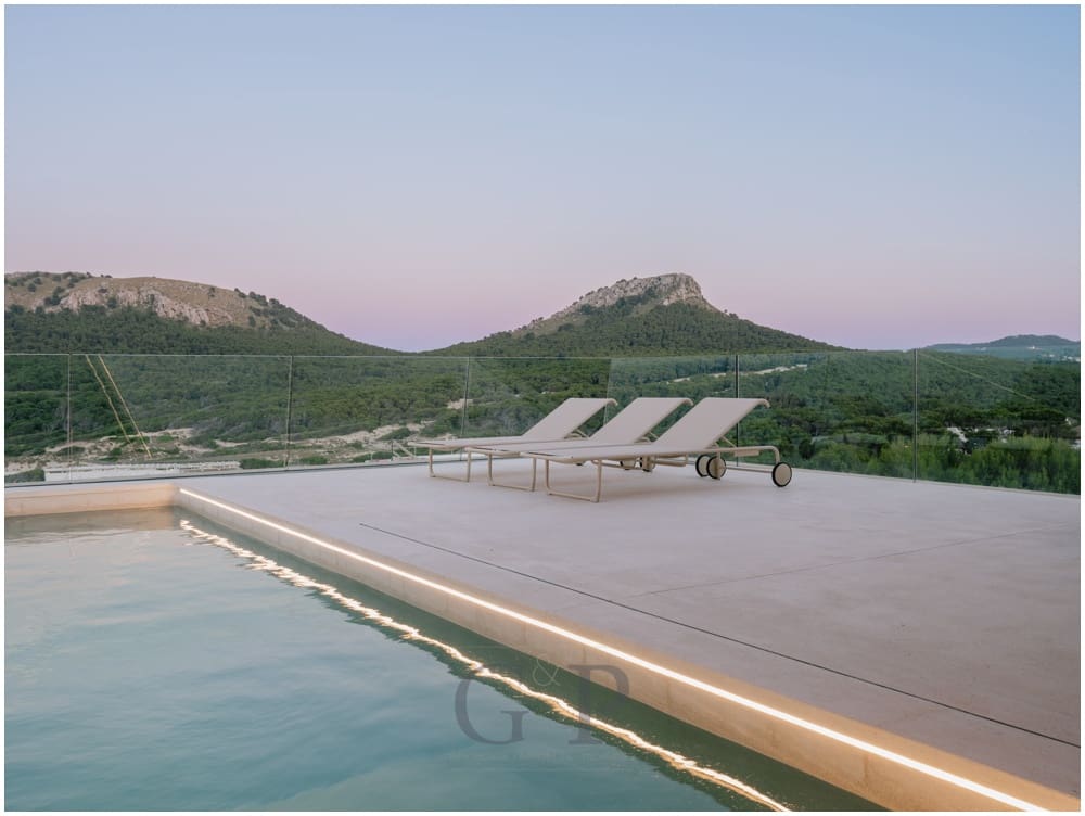 6 soveværelse Villa til salg i Cala Mesquida med swimmingpool - € 2.590.000 (Ref: 9902456)