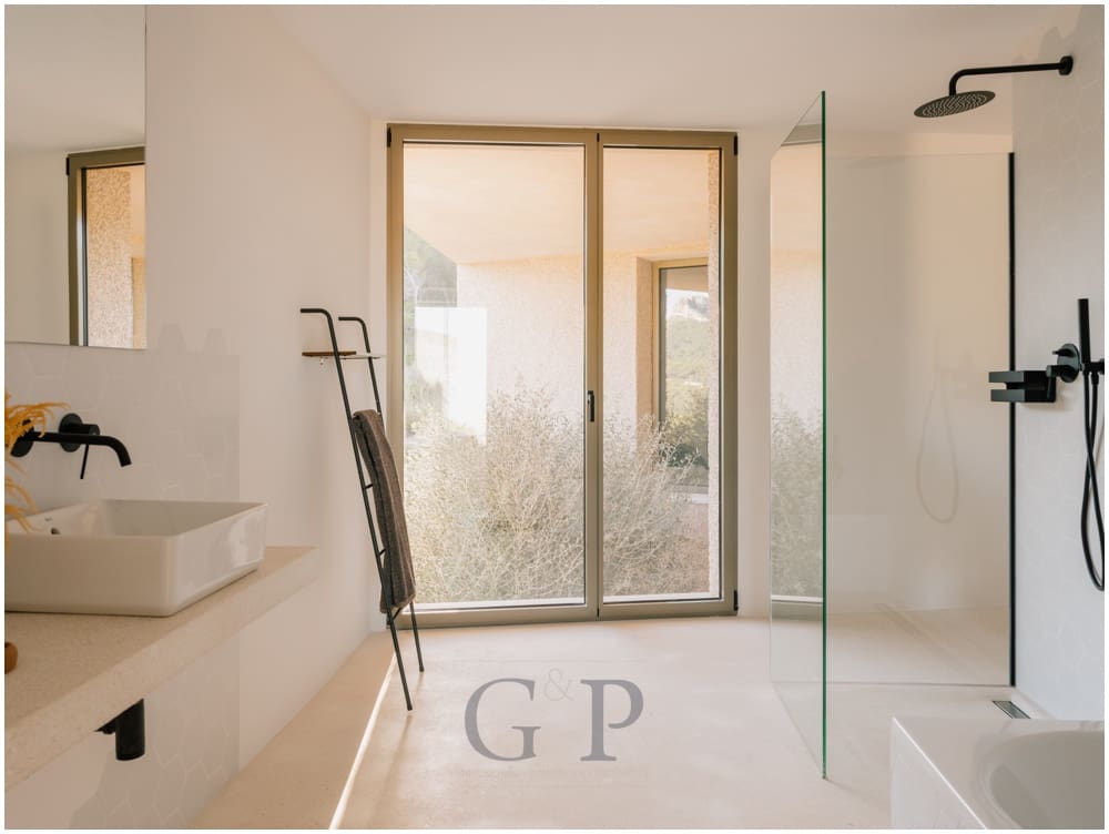 6 soveværelse Villa til salg i Cala Mesquida med swimmingpool - € 2.590.000 (Ref: 9902456)