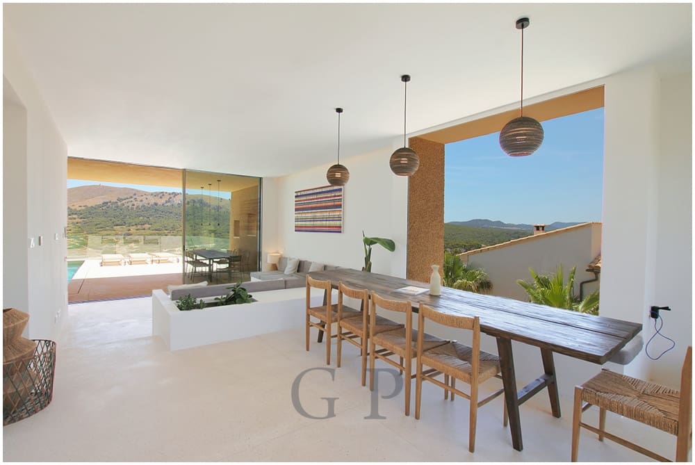 6 bedroom Villa for sale in Cala Mesquida with pool - € 2,590,000 (Ref: 9902456)