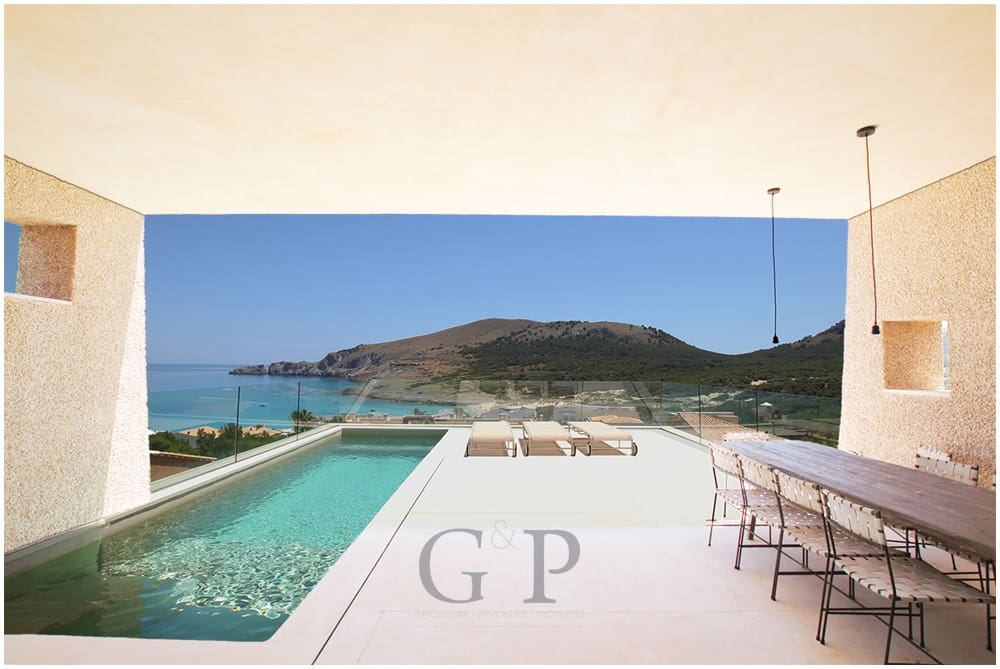 6 bedroom Villa for sale in Cala Mesquida with pool - € 2,590,000 (Ref: 9902456)