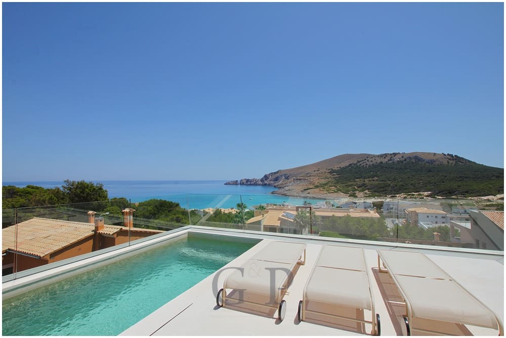 6 bedroom Villa for sale in Cala Mesquida with pool - € 2,590,000 (Ref: 9902456)