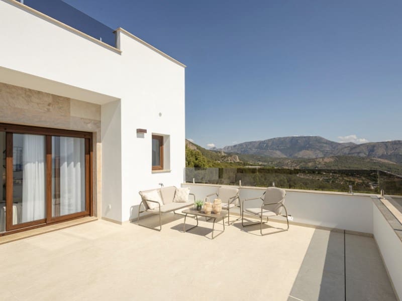 3 bedroom Villa for sale in Polop with pool - € 598,000 (Ref: 10031666)