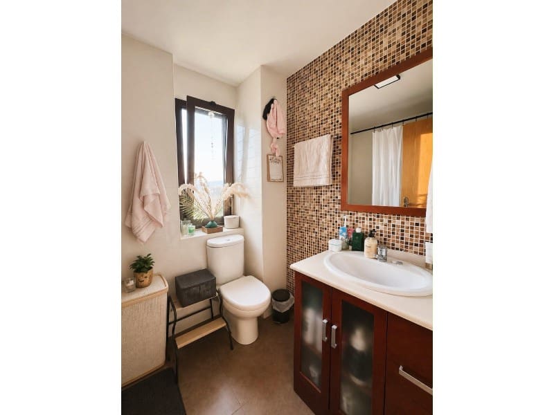 2 bedroom Apartment for sale in Benidorm with pool garage - € 385,000 (Ref: 10162891)