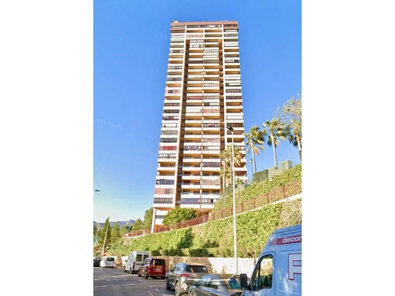 2 bedroom Apartment for sale in Benidorm with pool garage - € 385,000 (Ref: 10162891)