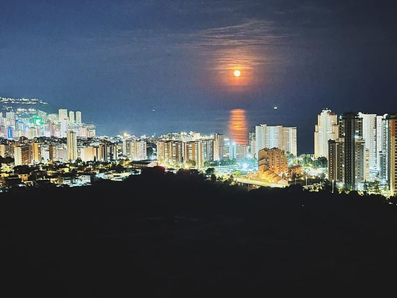 2 bedroom Apartment for sale in Benidorm with pool garage - € 385,000 (Ref: 10162891)