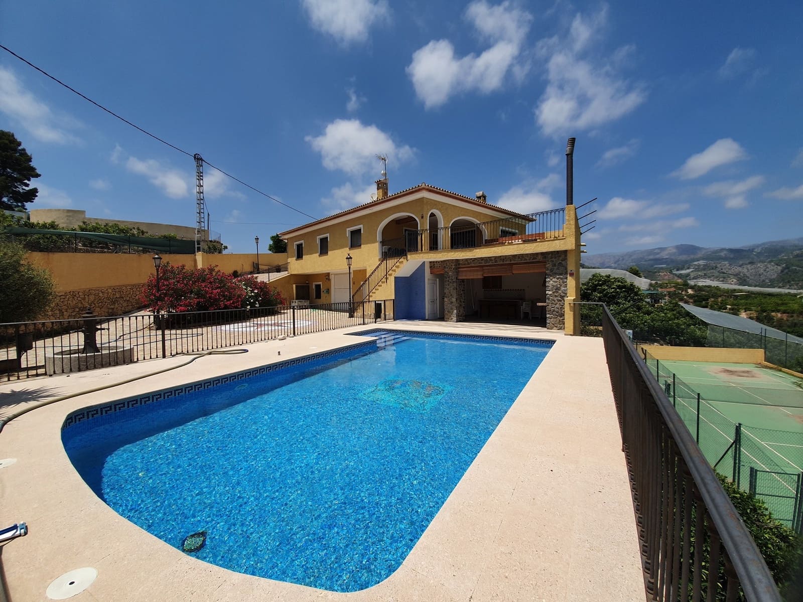 7 soverom Villa til salgs i Callosa d'En Sarria med svømmebasseng - € 920 000 (Ref: 8497544)