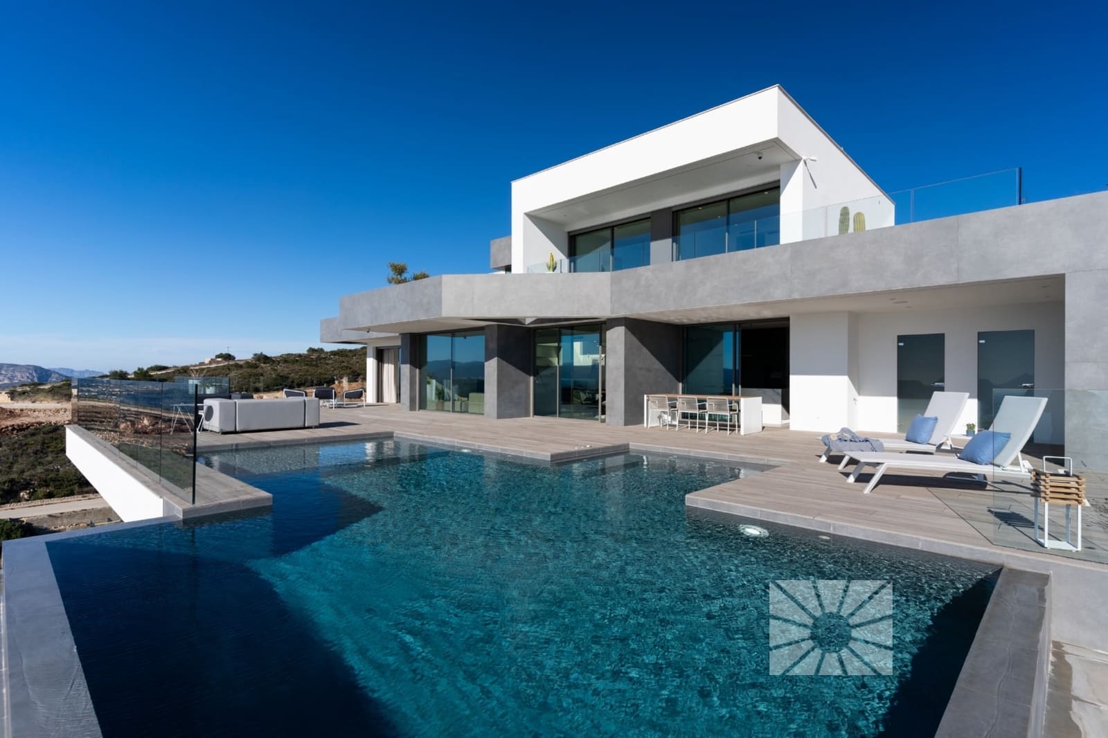 4 bedroom Villa for sale in Benitachell / Benitatxell with pool - € 2,950,000 (Ref: 8509448)