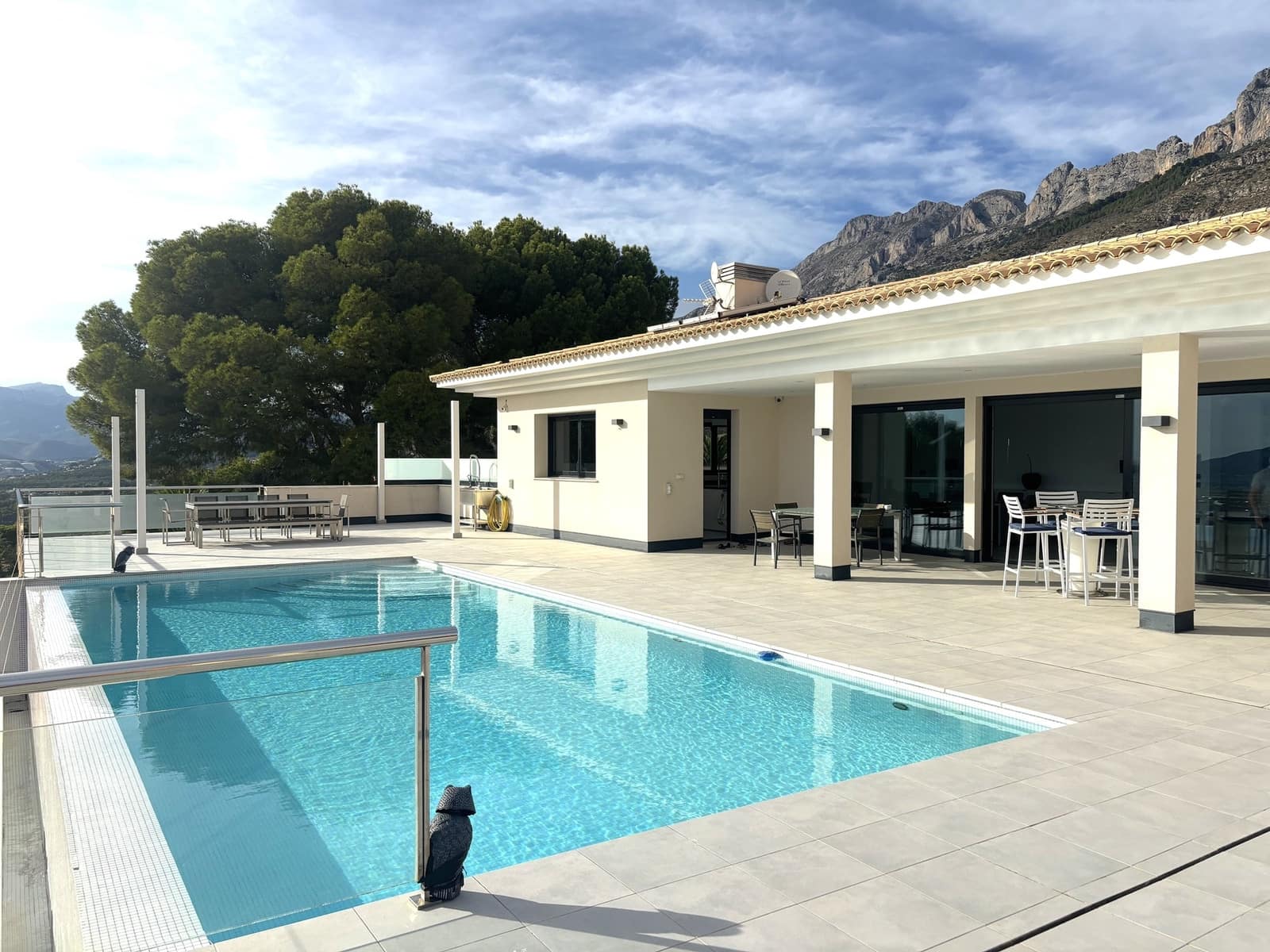 5 bedroom Villa for sale in Altea la Vella with pool - € 3,499,000 (Ref: 8626094)