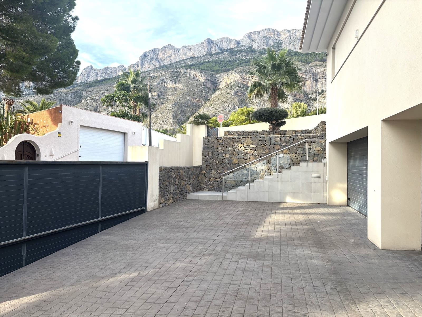 5 bedroom Villa for sale in Altea la Vella with pool - € 3,499,000 (Ref: 8626094)