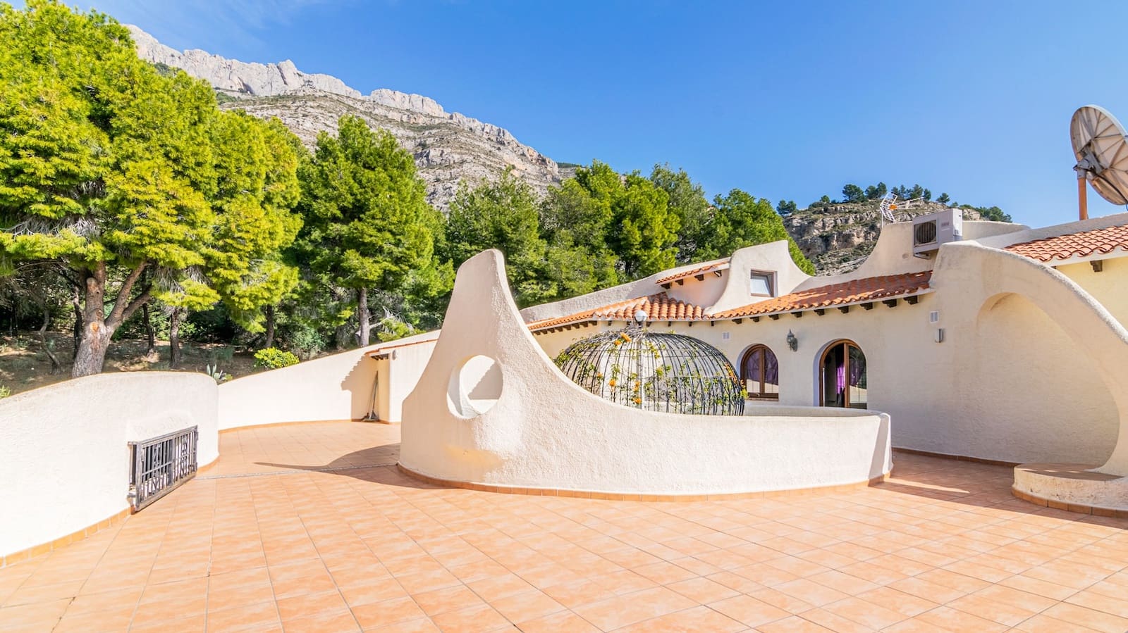 4 bedroom Villa for sale in Altea la Vella with pool - € 1,350,000 (Ref: 8859880)