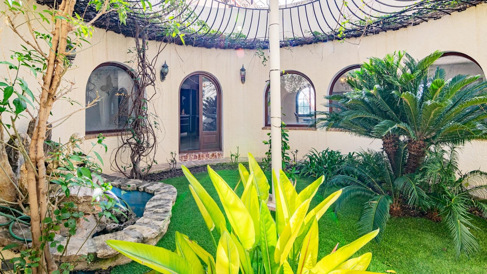 4 bedroom Villa for sale in Altea la Vella with pool - € 1,350,000 (Ref: 8859880)