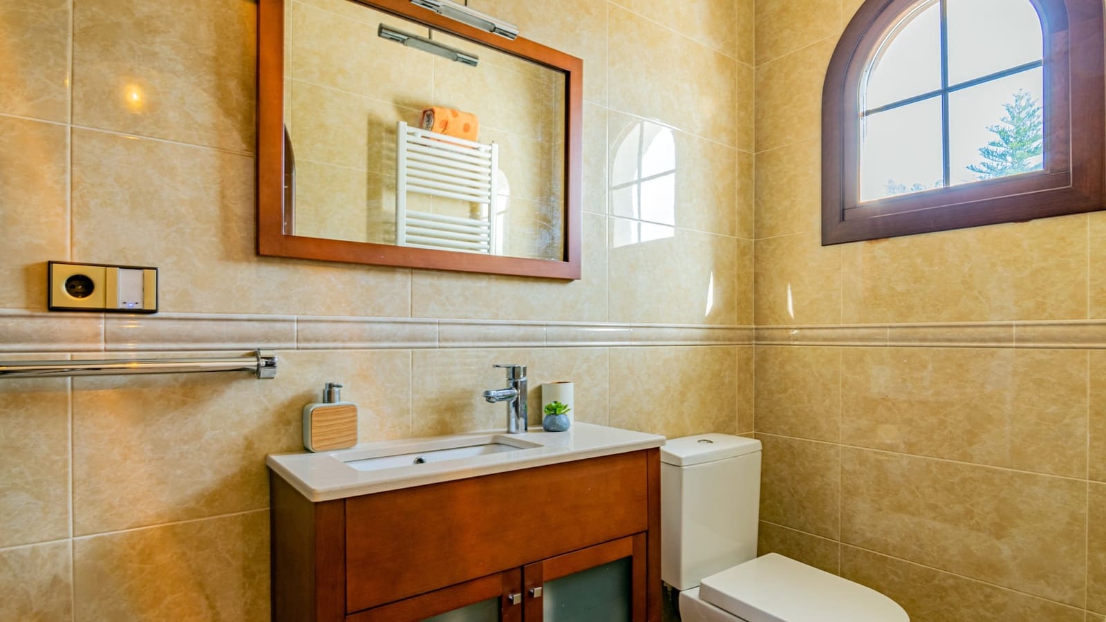 4 bedroom Villa for sale in Altea la Vella with pool - € 1,350,000 (Ref: 8859880)