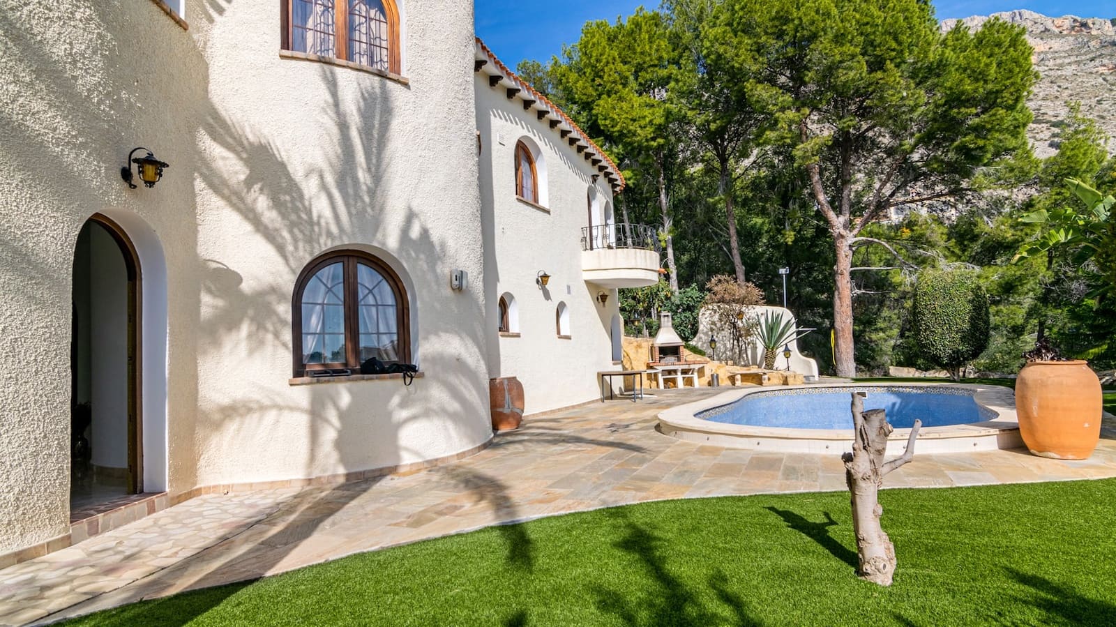 4 bedroom Villa for sale in Altea la Vella with pool - € 1,350,000 (Ref: 8859880)