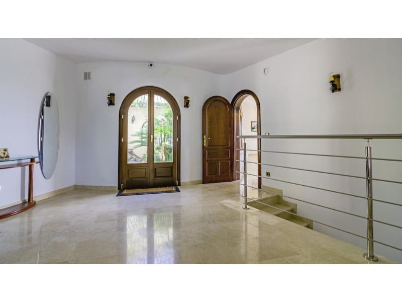 4 Zimmer Villa zu verkaufen in Callosa d'En Sarria mit Pool Garage - 1.350.000 € (Ref: 8859880)