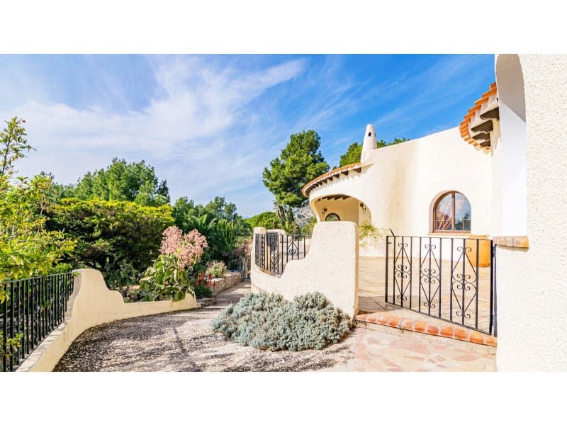 4 Zimmer Villa zu verkaufen in Callosa d'En Sarria mit Pool Garage - 1.350.000 € (Ref: 8859880)