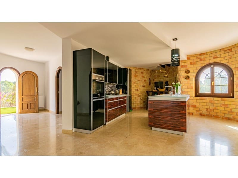 4 Zimmer Villa zu verkaufen in Callosa d'En Sarria mit Pool Garage - 1.350.000 € (Ref: 8859880)