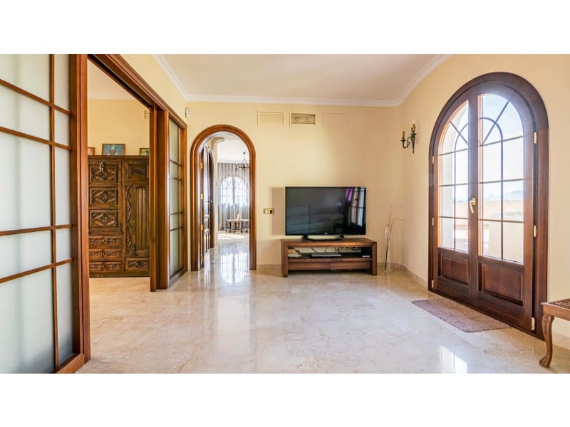 4 Zimmer Villa zu verkaufen in Callosa d'En Sarria mit Pool Garage - 1.350.000 € (Ref: 8859880)