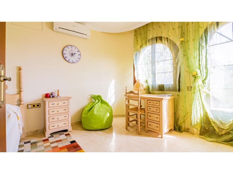 4 Zimmer Villa zu verkaufen in Callosa d'En Sarria mit Pool Garage - 1.350.000 € (Ref: 8859880)