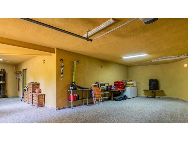 4 Zimmer Villa zu verkaufen in Callosa d'En Sarria mit Pool Garage - 1.350.000 € (Ref: 8859880)