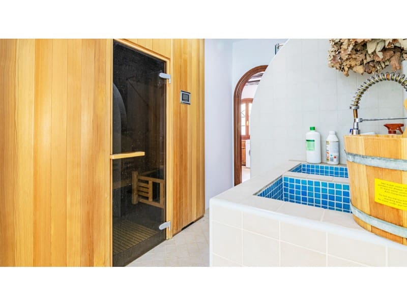 4 Zimmer Villa zu verkaufen in Callosa d'En Sarria mit Pool Garage - 1.350.000 € (Ref: 8859880)