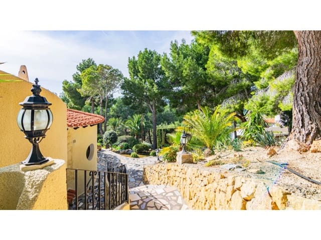 4 Zimmer Villa zu verkaufen in Callosa d'En Sarrià mit Pool Garage - 1.350.000 € (Ref: 8859880)