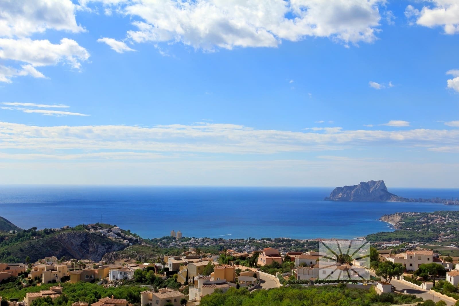 Chalet de 3 habitaciones en Benitachell / Benitatxell en venta con piscina - 2.179.000 € (Ref: 8860087)