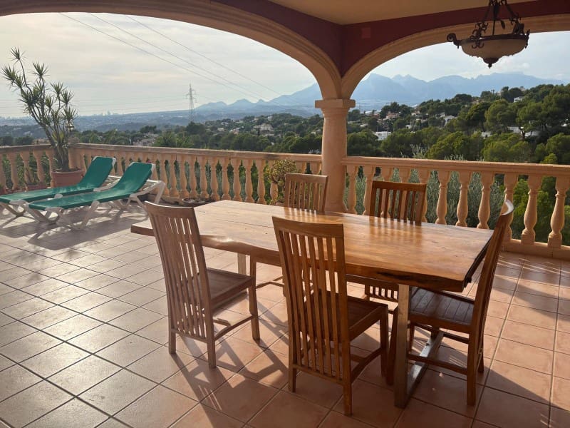 3 bedroom Villa for sale in Altea la Vella with pool garage - € 791,000 (Ref: 8914837)