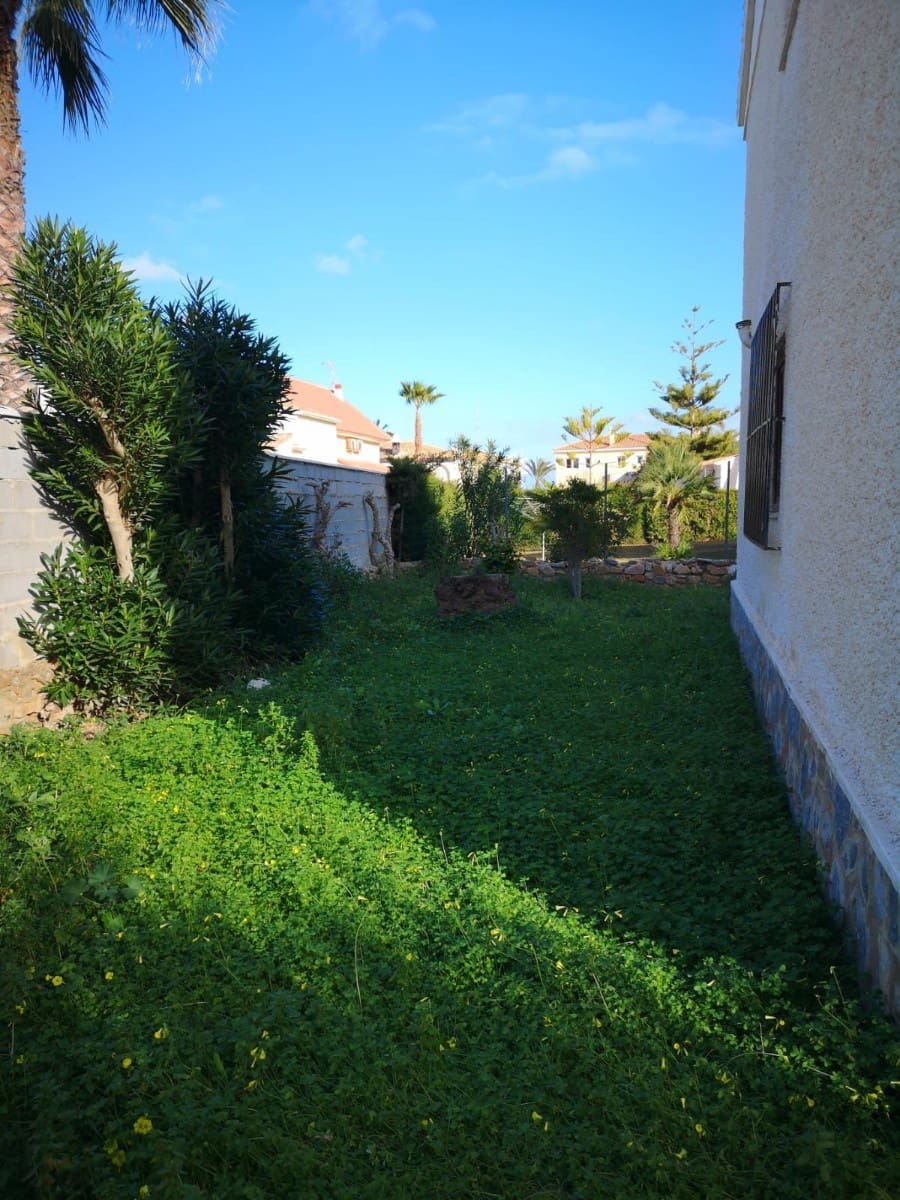 7 soveværelse Villa til salg i Orihuela Costa - € 850.000 (Ref: 8936613)