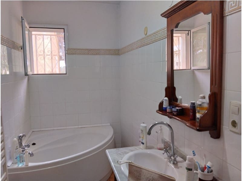 3 bedroom Villa for sale in Altea la Vella with pool garage - € 1,800,000 (Ref: 8936615)