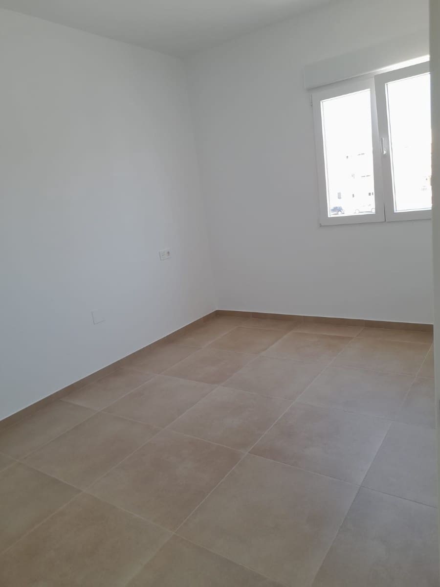 Chalet de 3 habitaciones en Pilar de la Horadada en venta con piscina - 265.000 € (Ref: 9025603)