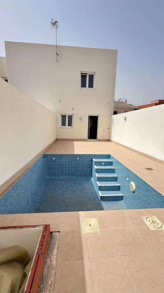 3 bedroom Villa for sale in Pilar de la Horadada with pool - € 265,000 (Ref: 9025603)
