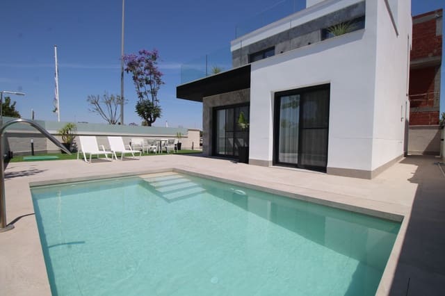 3 bedroom Villa for sale in Pilar de la Horadada with pool - € 725,000 (Ref: 9025608)
