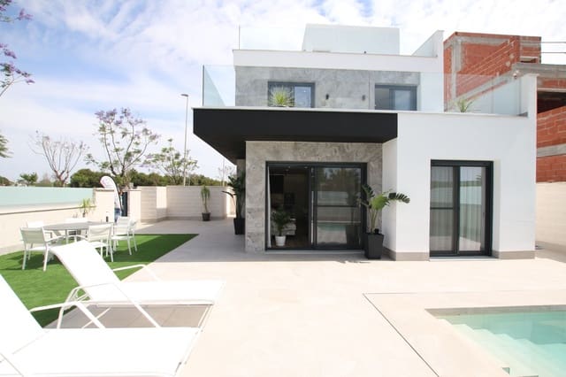 3 Zimmer Villa zu verkaufen in Pilar de la Horadada mit Pool - 725.000 € (Ref: 9025608)