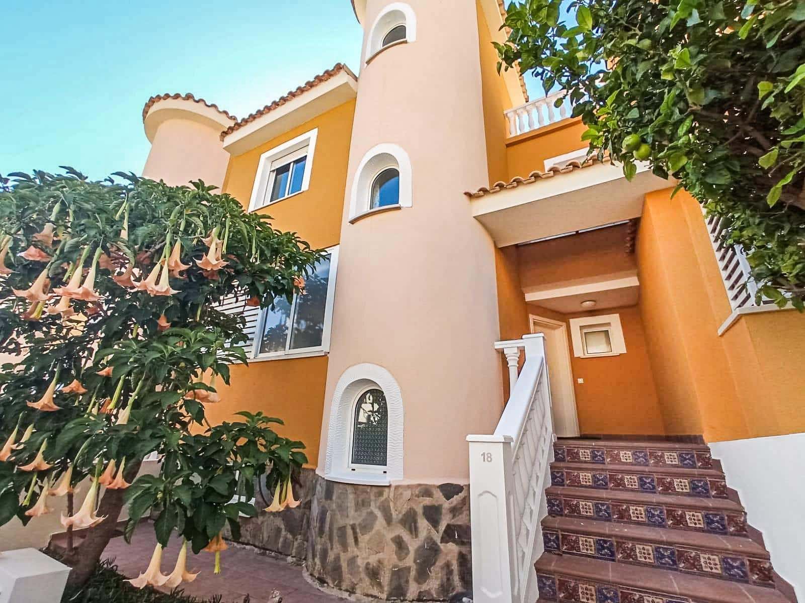 3 bedroom Terraced Villa for sale in La Nucia with pool - € 330,000 (Ref: 9042004)