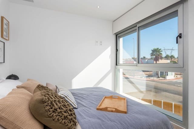 Chalet de 3 habitaciones en Dolores en venta con piscina - 449.900 € (Ref: 9097131)