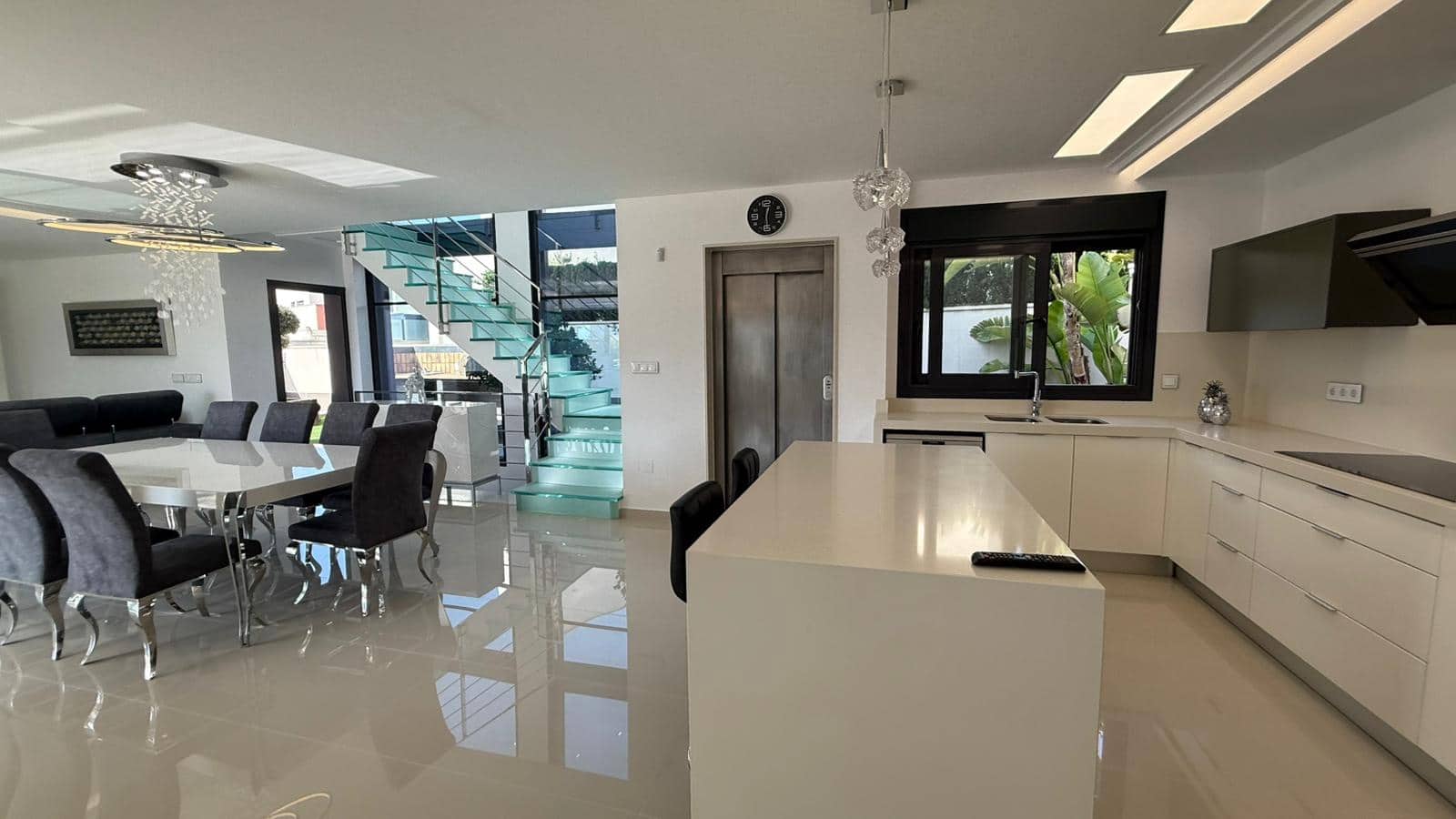 5 makuuhuone Huvila myytävänä paikassa San Miguel de Salinas mukana uima-altaan - 849 000 € (Ref: 9143444)