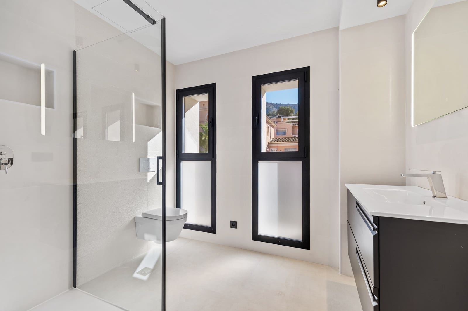 Chalet de 4 habitaciones en Albir en venta con piscina - 1.450.000 € (Ref: 9143700)