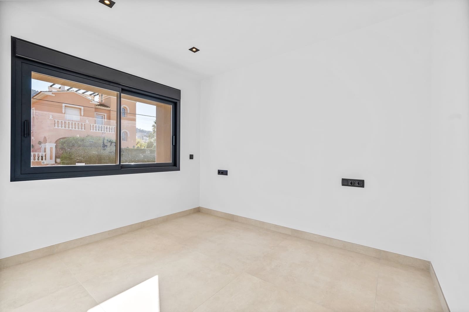 Chalet de 4 habitaciones en Albir en venta con piscina - 1.450.000 € (Ref: 9143700)