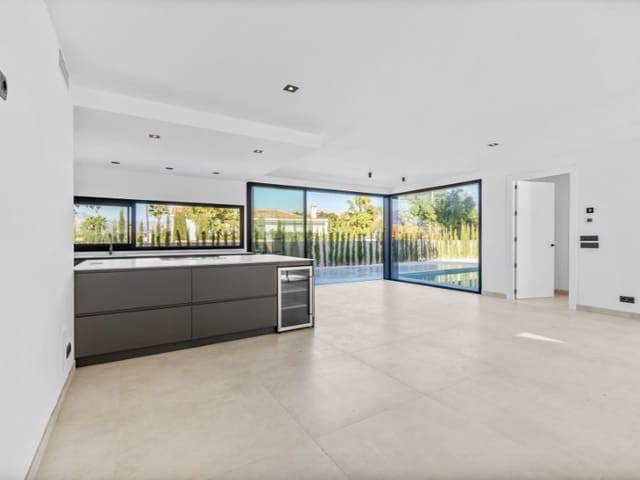 Chalet de 4 habitaciones en Albir, Alfaz del Pi / L'Alfàs del Pi en venta con piscina garaje - 1.450.000 € (Ref: 9143700)