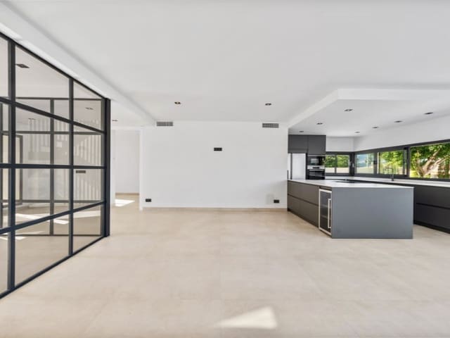 Chalet de 4 habitaciones en Albir, Alfaz del Pi / L'Alfàs del Pi en venta con piscina garaje - 1.450.000 € (Ref: 9143700)