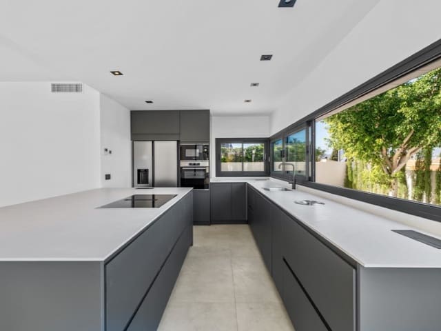 Chalet de 4 habitaciones en Albir, Alfaz del Pi / L'Alfàs del Pi en venta con piscina garaje - 1.450.000 € (Ref: 9143700)