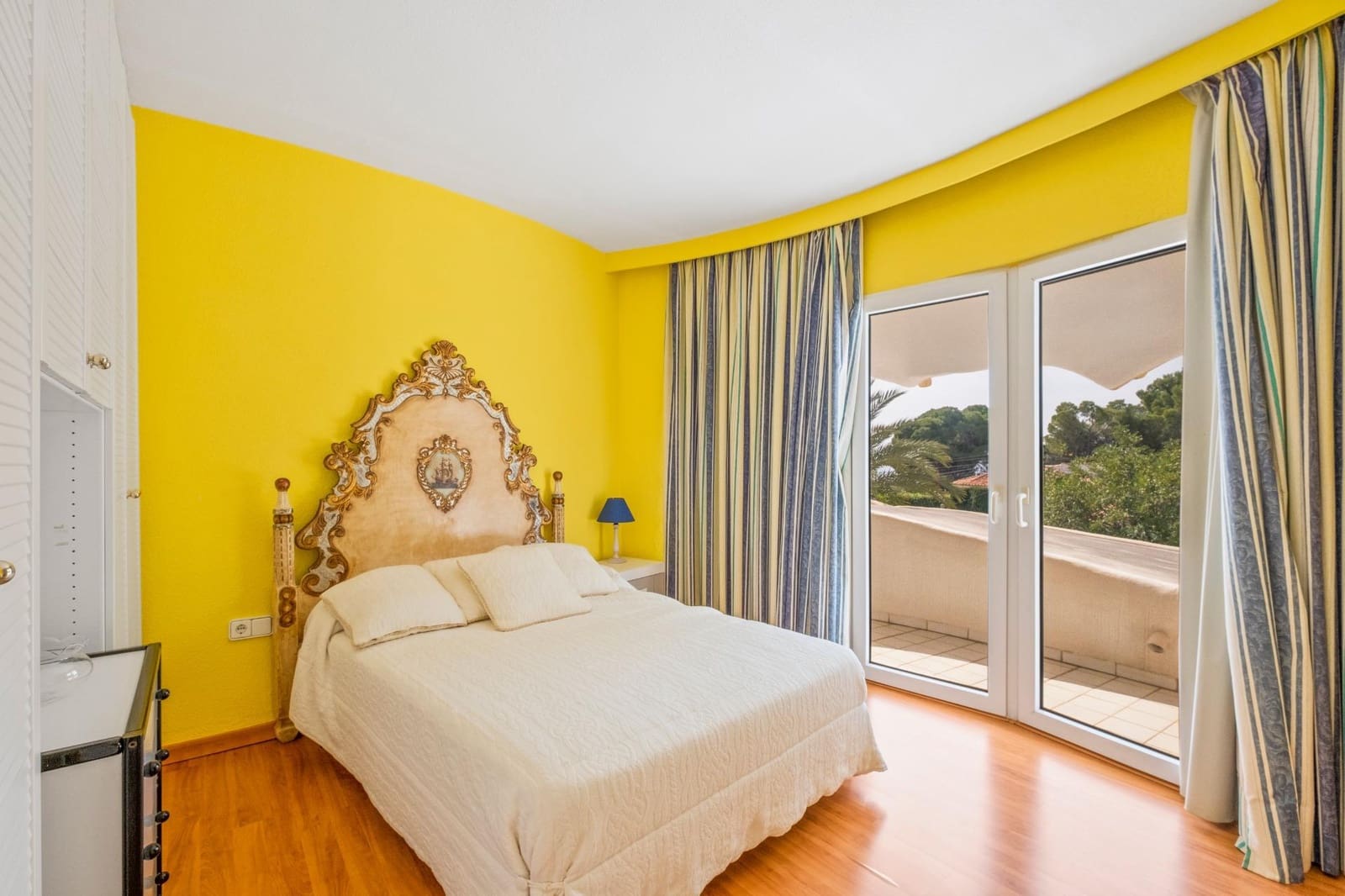 5 bedroom Villa for sale in Altea with pool - € 900,000 (Ref: 9303852)
