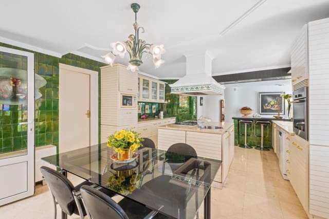 5 sovrum Villa till salu i Altea med pool - 900 000 € (Ref: 9303852)