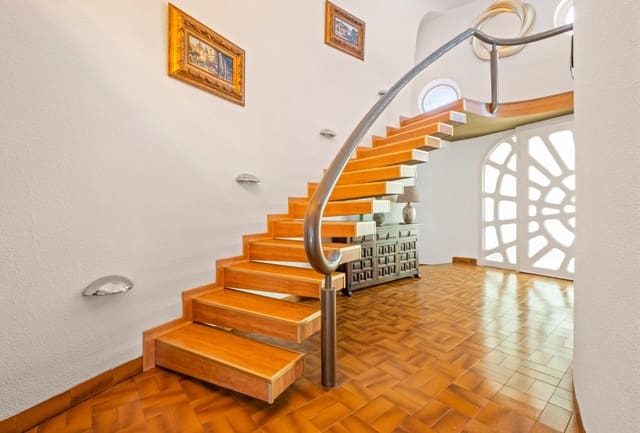 5 sovrum Villa till salu i Altea med pool - 900 000 € (Ref: 9303852)