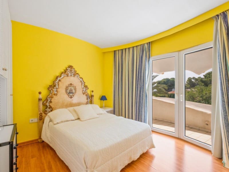 5 bedroom Villa for sale in Altea with pool garage - € 900,000 (Ref: 9303852)