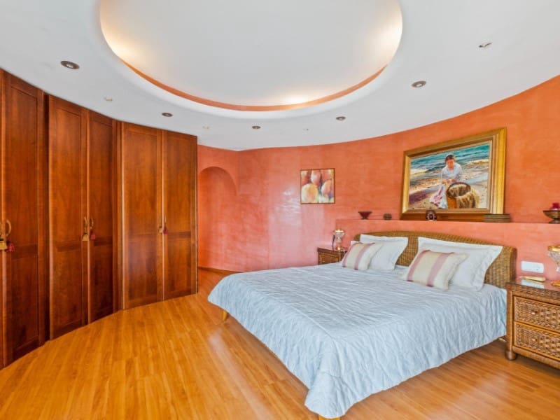 5 bedroom Villa for sale in Altea with pool garage - € 900,000 (Ref: 9303852)