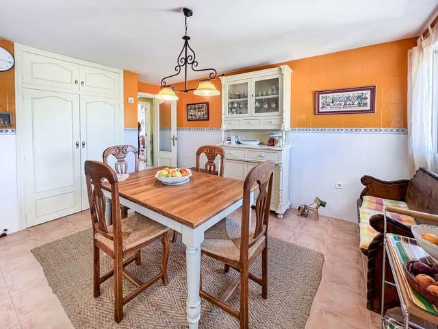 2 bedroom Apartment for sale in Altea with pool - € 475,000 (Ref: 9417578)